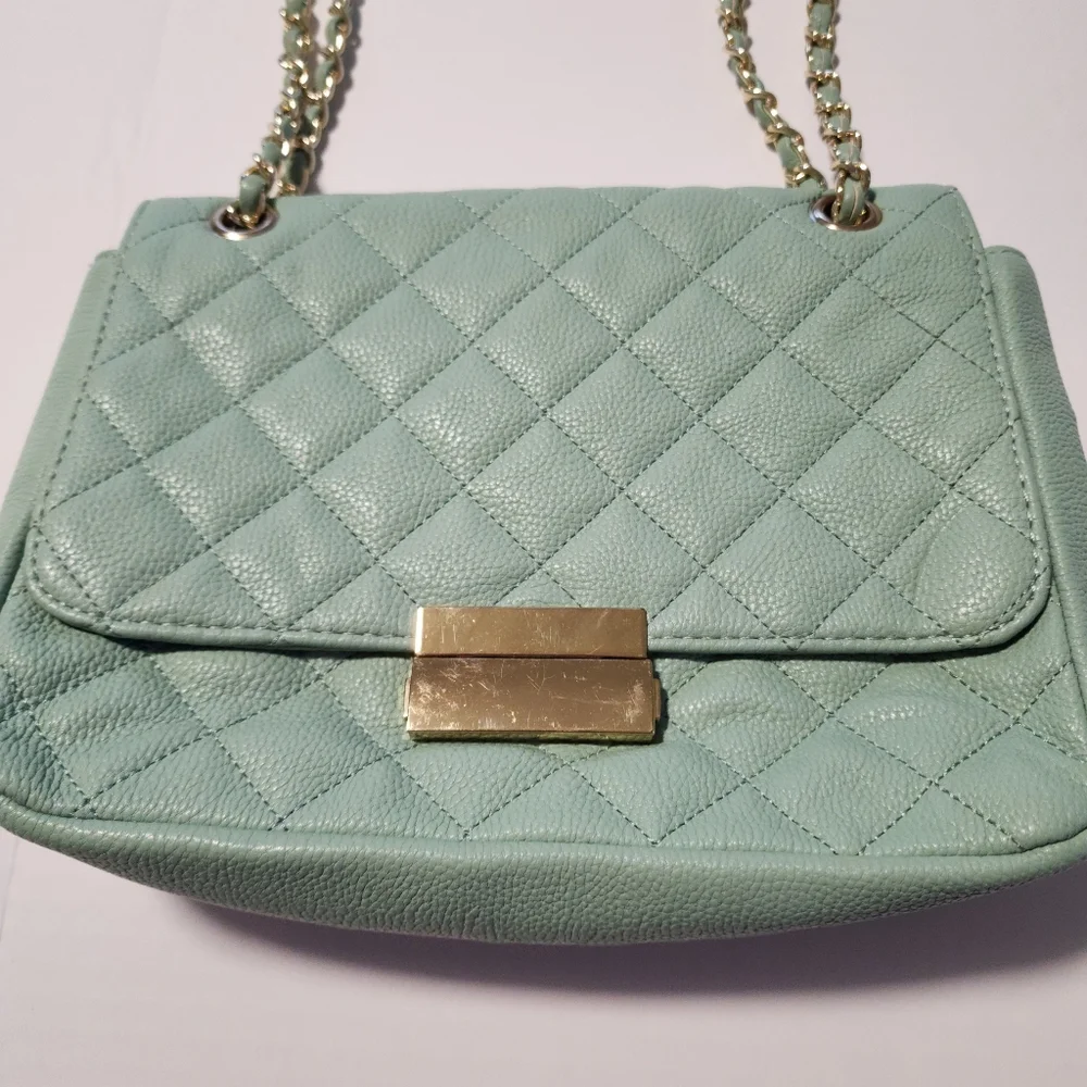 Forever 21 Quilted Mint Green Shoulder Bag with Gold Chain - Picture 3 of 16